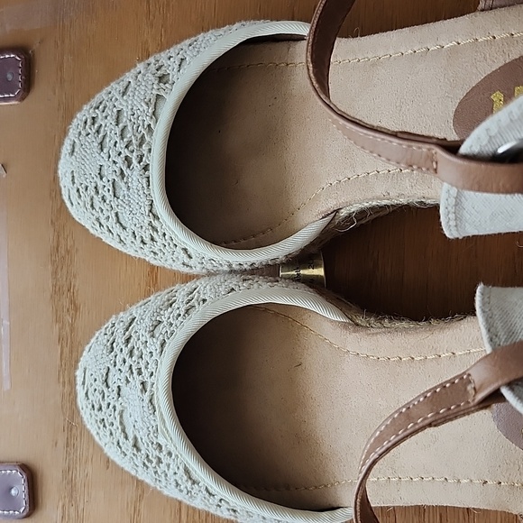 Lace ankle buckle sandals - Picture 5 of 5